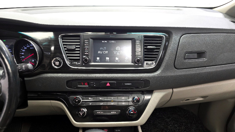 car KIA Carnival id53763 photo #15