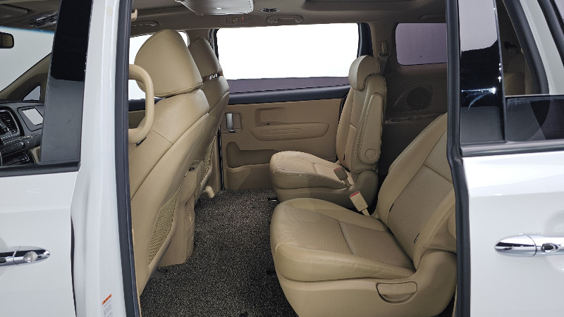 car KIA Carnival id53771 photo #12