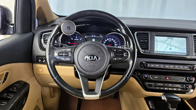 car KIA Carnival id53786 photo #13