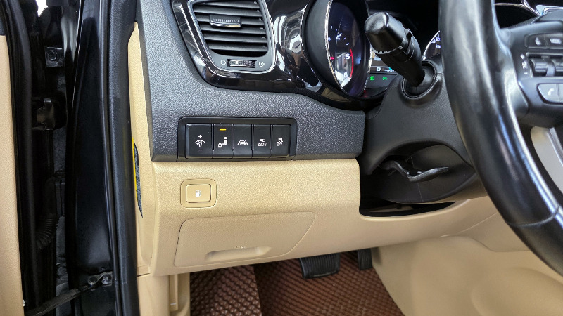 car KIA Carnival id53786 photo #16