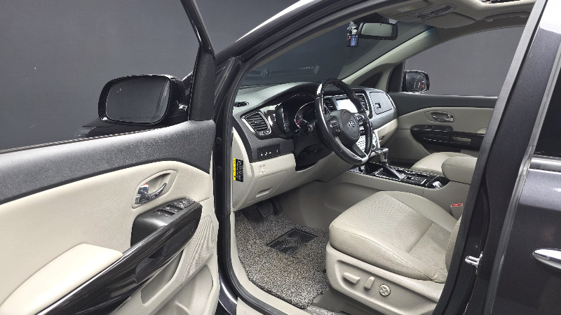 car KIA Carnival id53797 photo #10