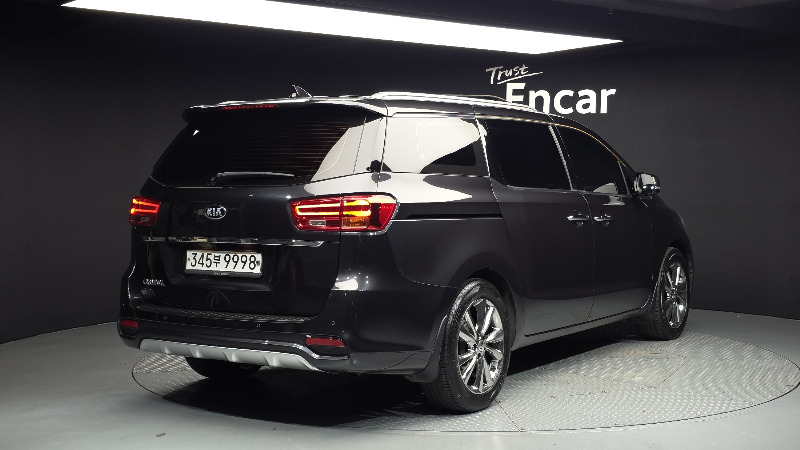 car KIA Carnival id53797 photo #2