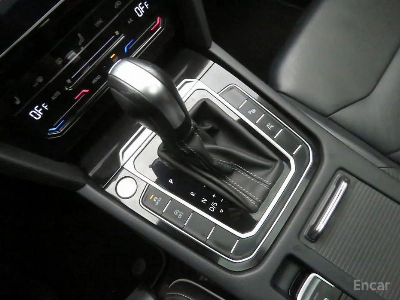 car Volkswagen Arteon id53802 photo #11