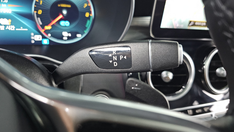 car Mercedes Benz GLC id53873 photo #9