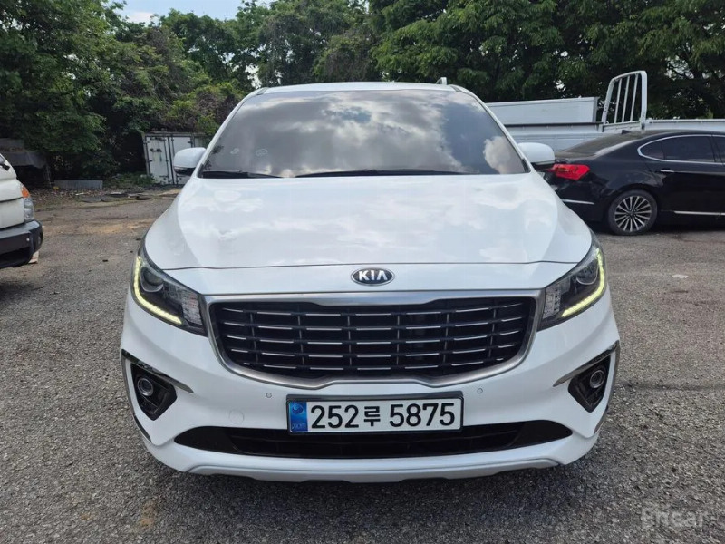 car KIA Carnival id53980 photo #2