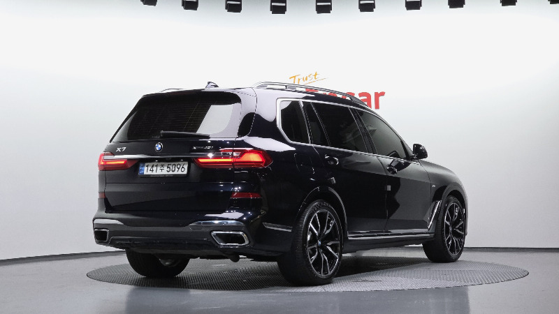 car BMW X7 id54020 photo #2