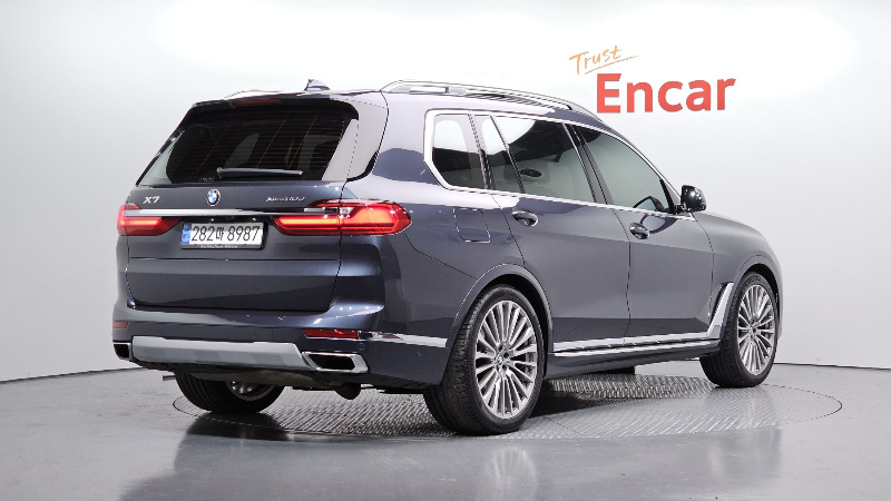 car BMW X7 id54022 photo #2
