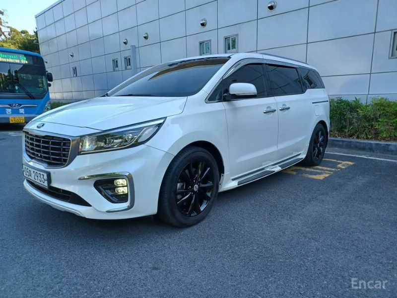 car KIA Carnival id54095 main photo