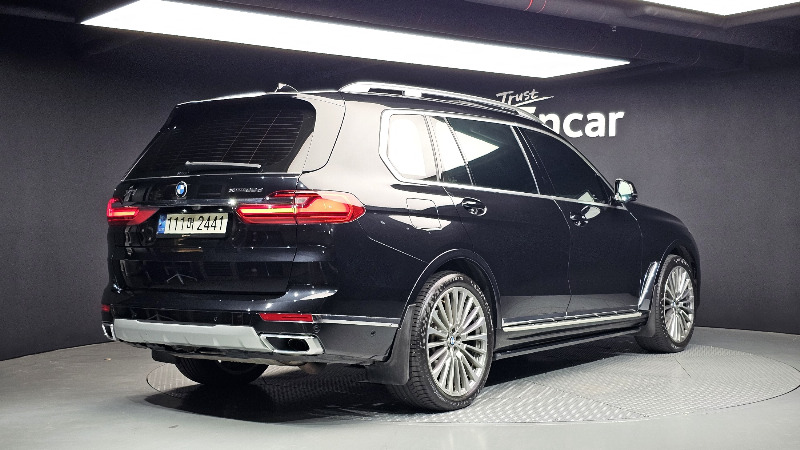 car BMW X7 id54216 photo #2