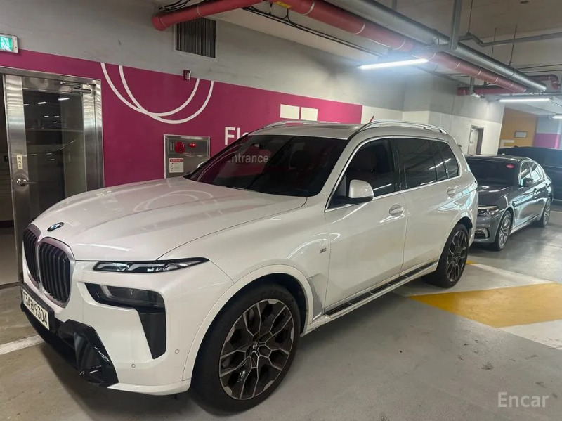 car BMW X7 id54221 photo #3
