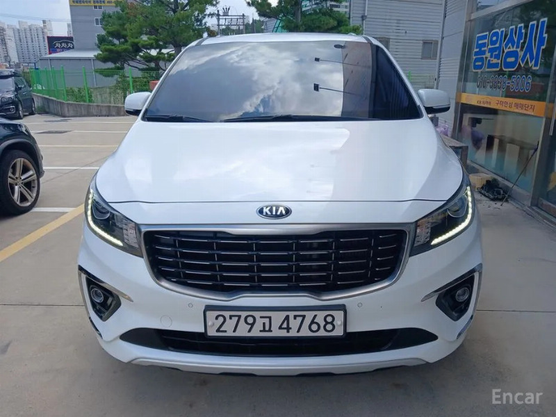 car KIA Carnival id54409 main photo