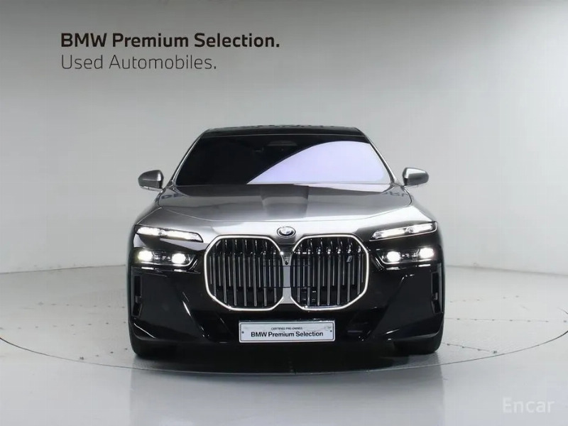 car BMW i7 id54465 photo #2