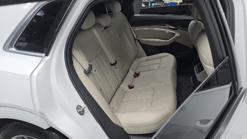 car Audi e-tron id54507 photo #12