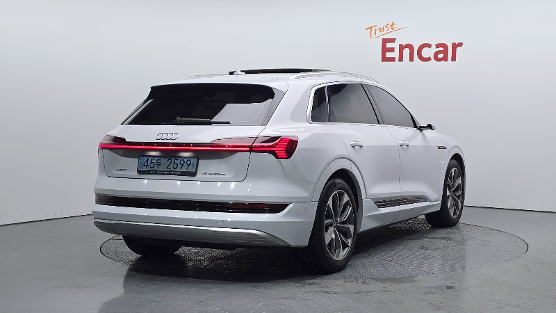 car Audi e-tron id54507 photo #2