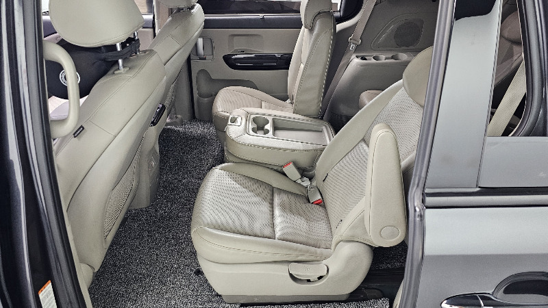 car KIA Carnival id54525 photo #12