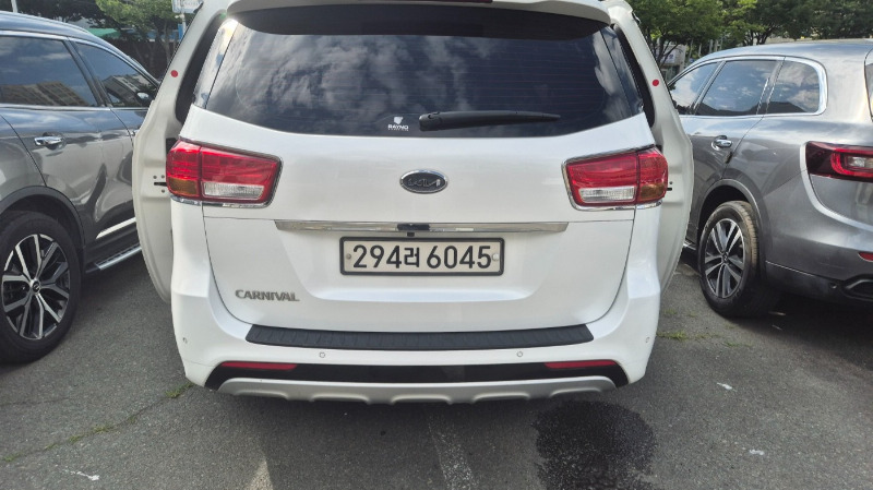 car KIA Carnival id54543 photo #2