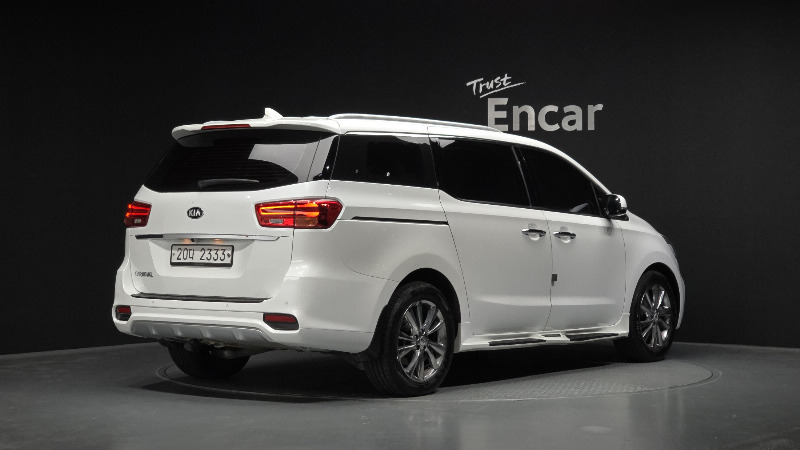 car KIA Carnival id54649 photo #2