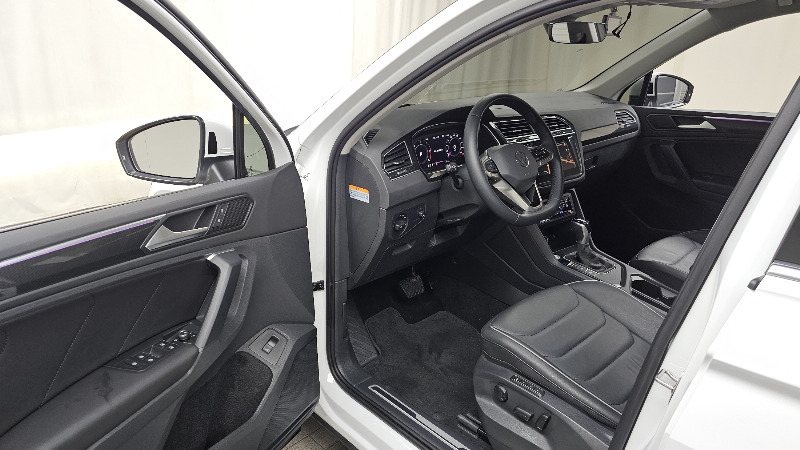 car Volkswagen Tiguan id54654 photo #10