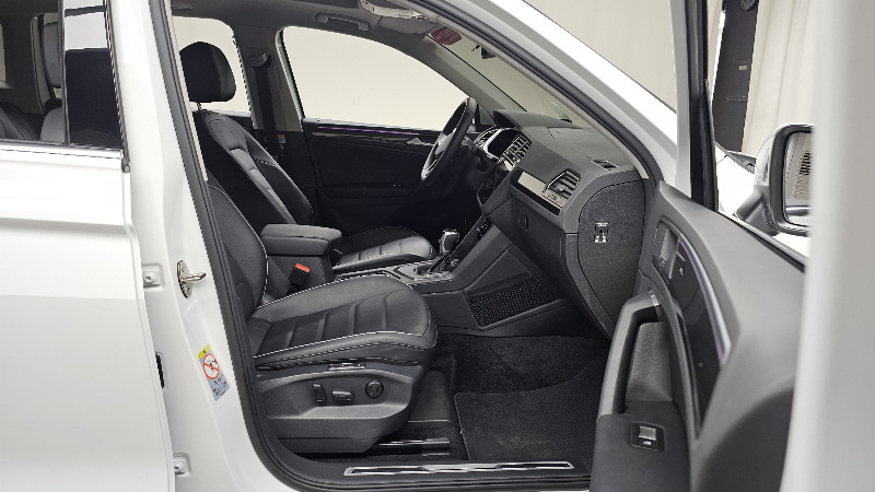 car Volkswagen Tiguan id54654 photo #11