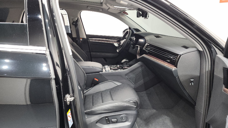 car Volkswagen Touareg id54656 photo #11