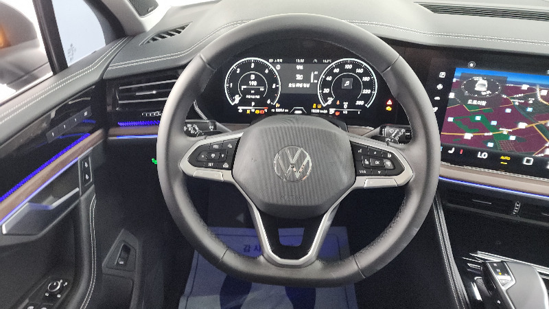 car Volkswagen Touareg id54656 photo #12