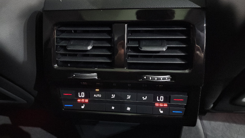 car Volkswagen Touareg id54656 photo #19