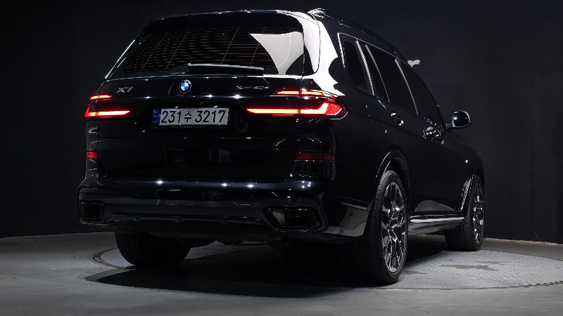 car BMW X7 id54722 photo #2