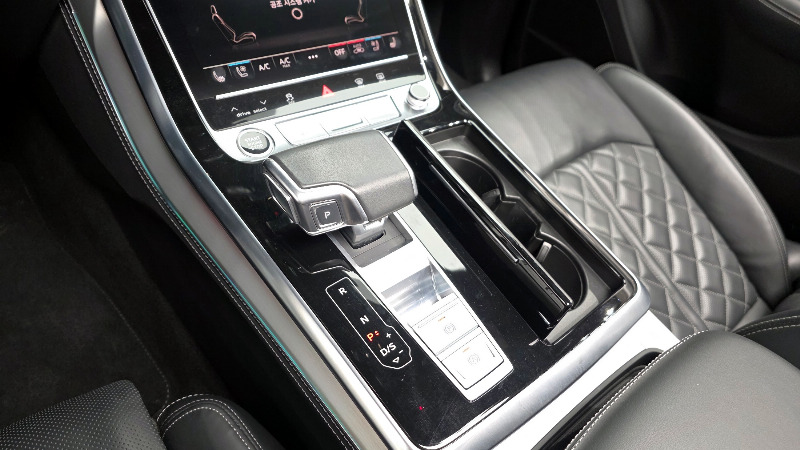 car Audi Q8 id54809 photo #9