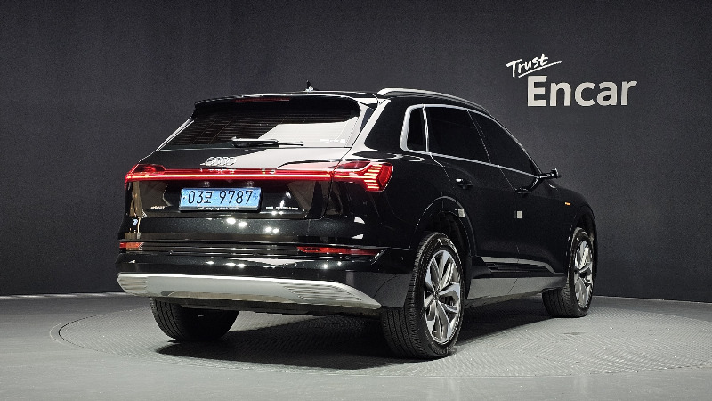 car Audi e-tron id54816 photo #2