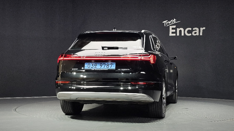 car Audi e-tron id54816 photo #4