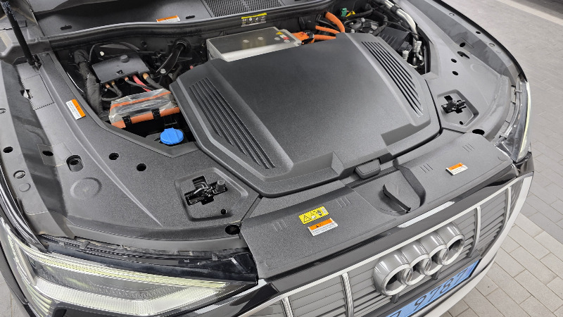 car Audi e-tron id54816 photo #6