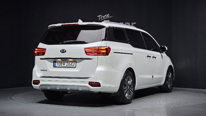 car KIA Carnival id54987 photo #2