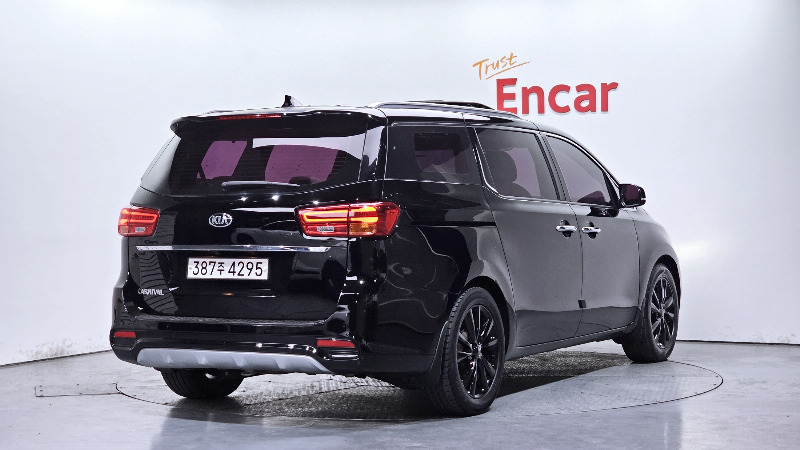 car KIA Carnival id54995 photo #2