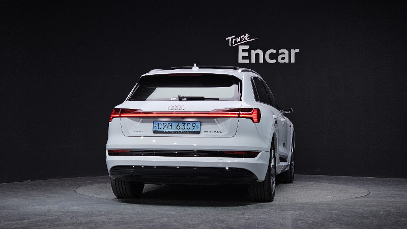 car Audi e-tron id55172 photo #4