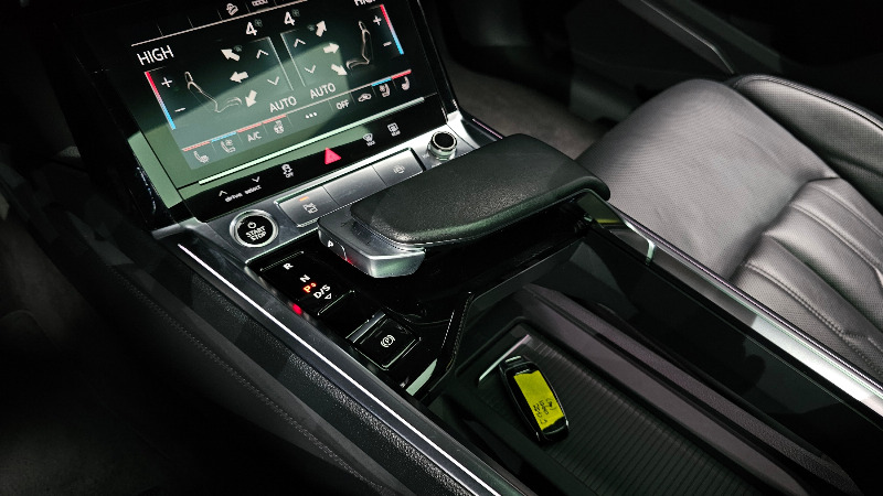car Audi e-tron id55172 photo #9