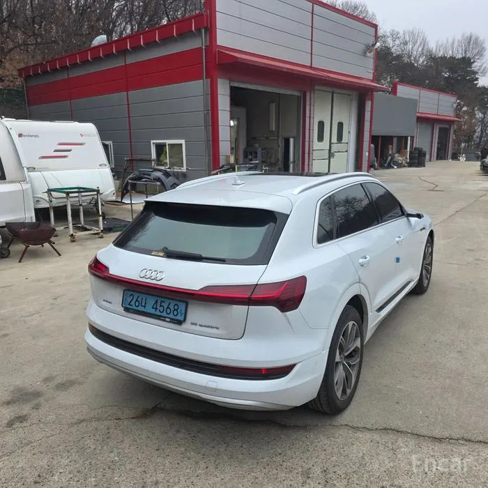 car Audi e-tron id55174 photo #5