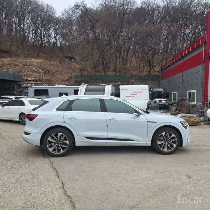car Audi e-tron id55174 photo #6
