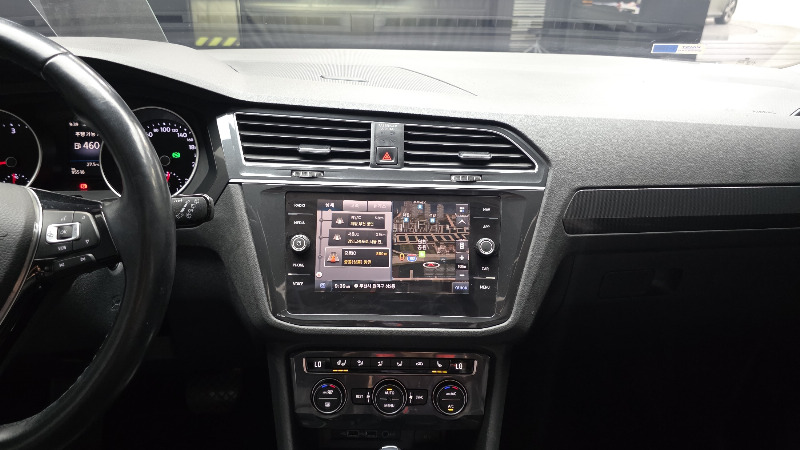 car Volkswagen Tiguan id55335 photo #14
