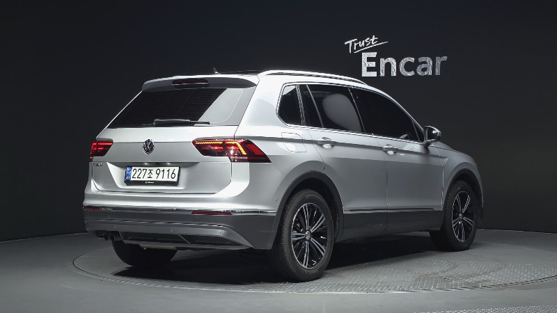 car Volkswagen Tiguan id55335 photo #2