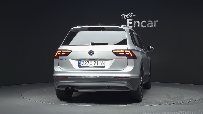 car Volkswagen Tiguan id55335 photo #4