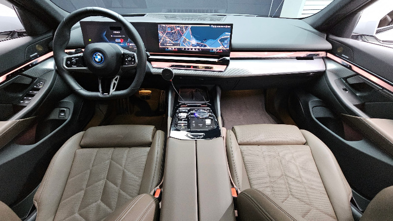 car BMW i5 id55371 photo #7