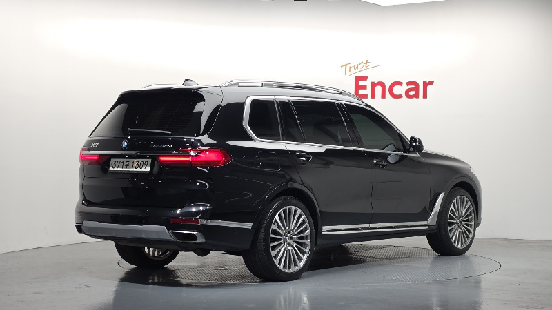 car BMW X7 id55375 photo #2