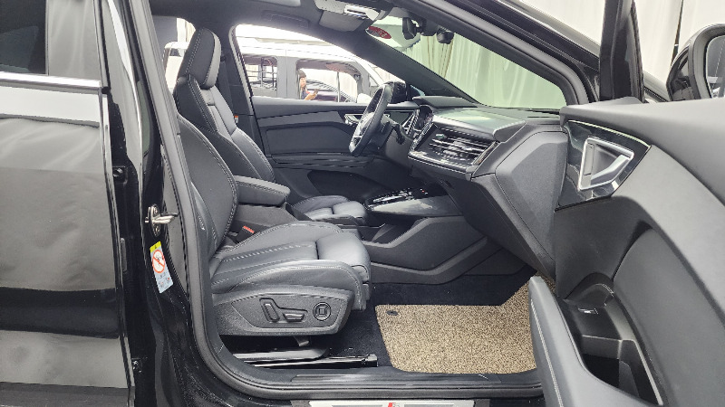 car Audi Q4 e-tron id55448 photo #11