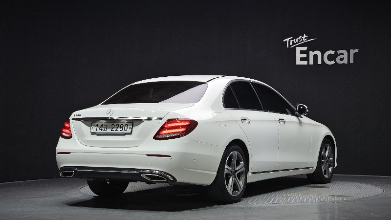 car Mercedes Benz E Class id55457 photo #2