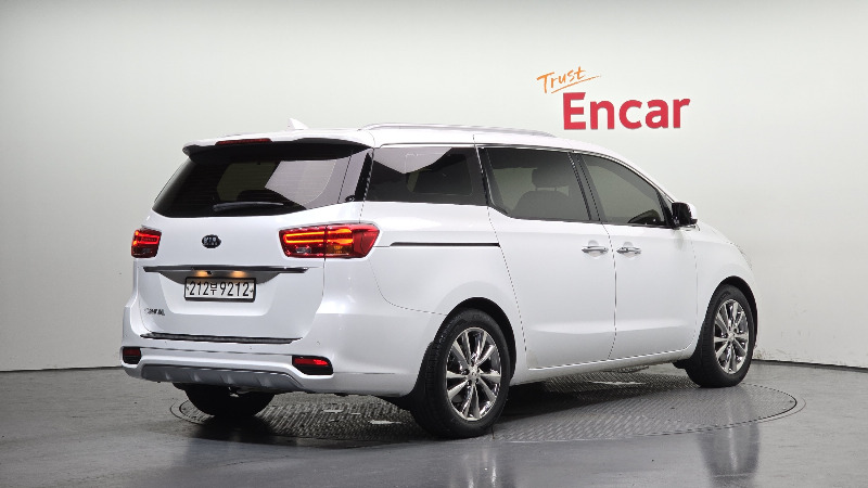 car KIA Carnival id55592 photo #2