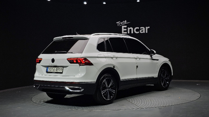 car Volkswagen Tiguan id55663 photo #2