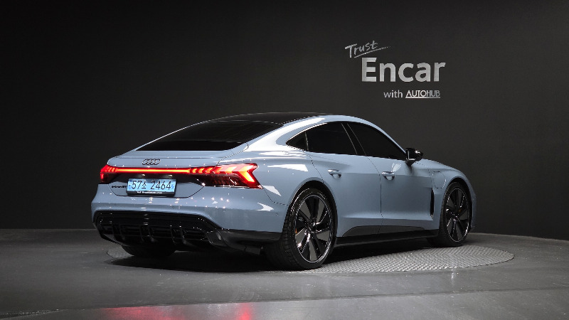 car Audi e-tron GT id55730 photo #2