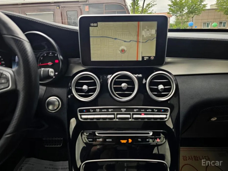 car Mercedes Benz GLC id55752 photo #16