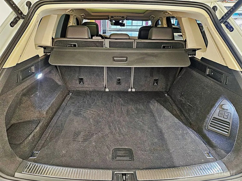 car Volkswagen Touareg id55816 photo #13