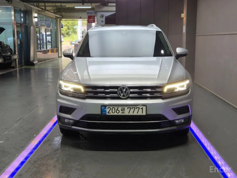 car Volkswagen Tiguan id55827 main photo